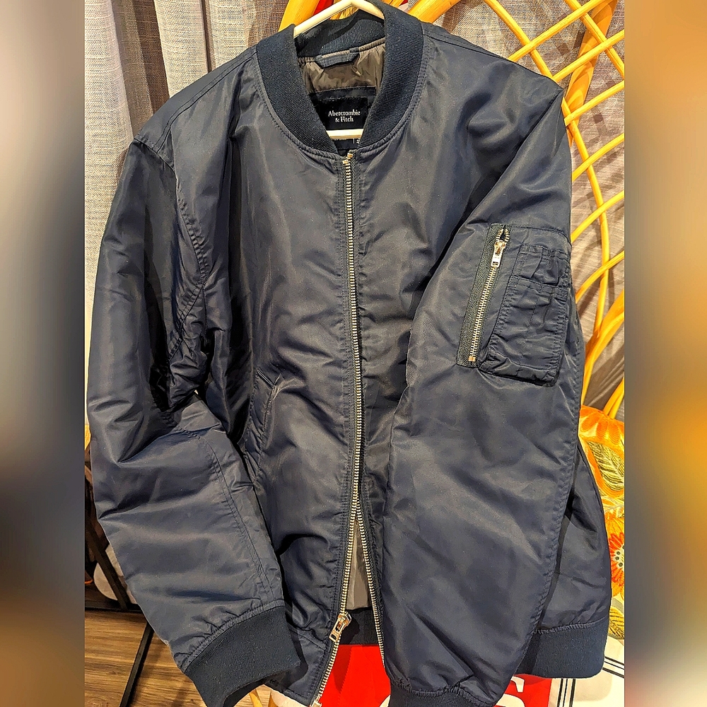 Like New Abercrombie & Fitch bomber jacket sz XL
